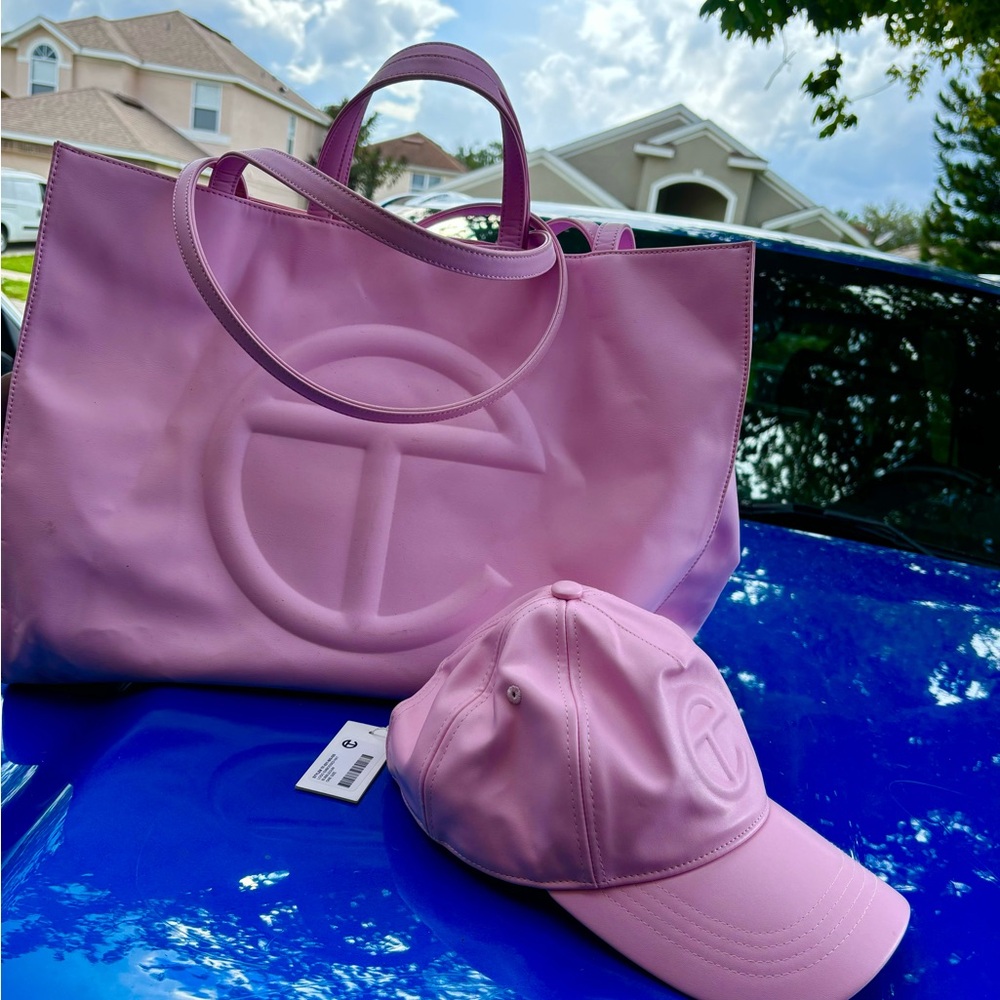 Authentic bubblegum extra large bag and cap with tag